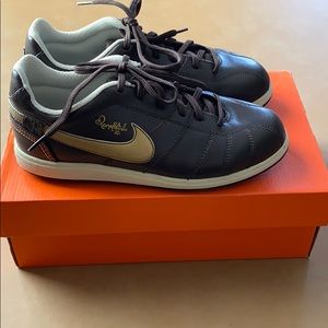 Nike indoor soccer shoes